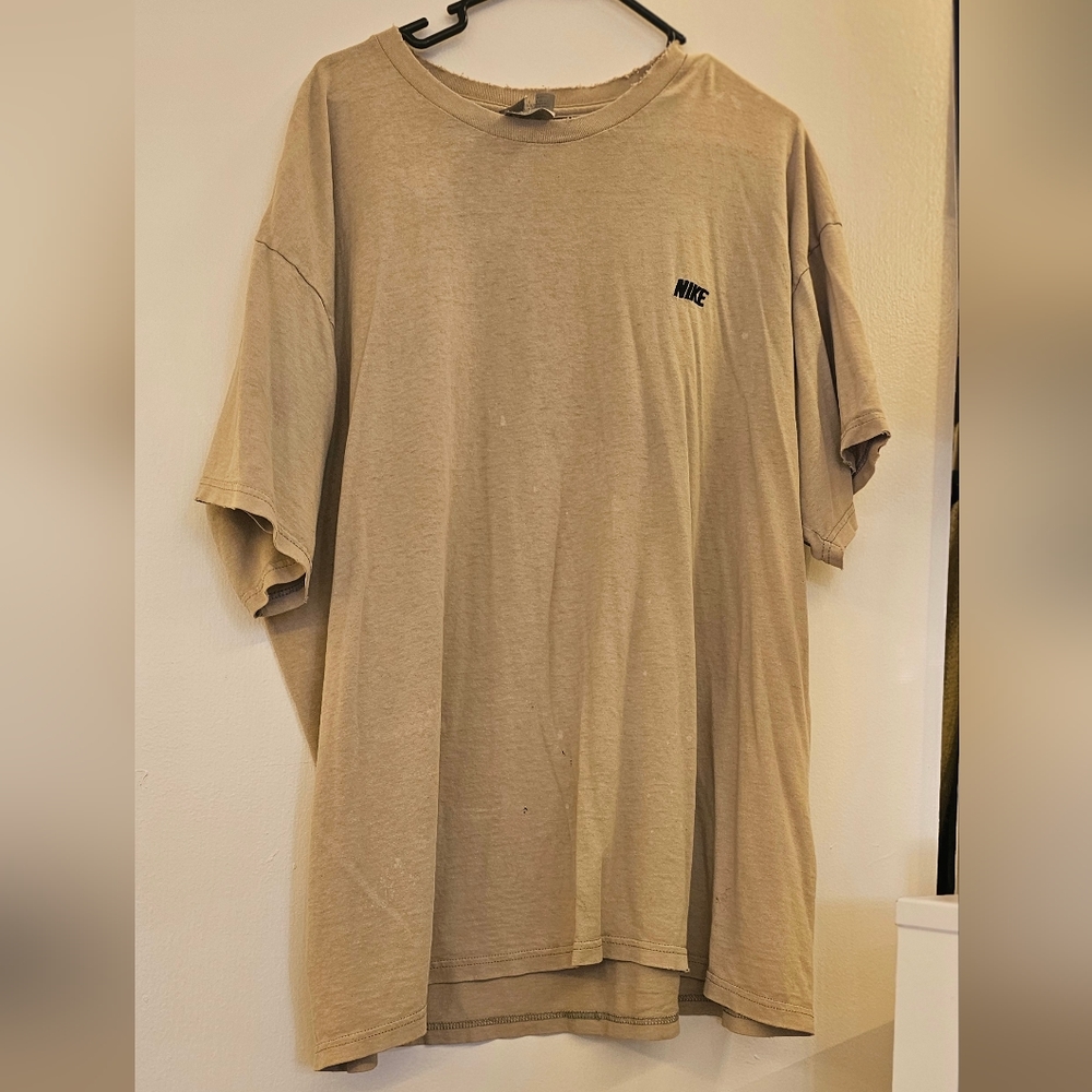 Vintage Nike Beige oversized  distressed t-shirt